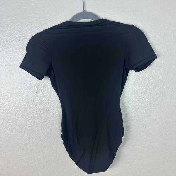 Skims Black Short Sleeve Seamless Bodysuit S Soft Stretchy Minimalist Crew Neck - Picture 5 of 6
